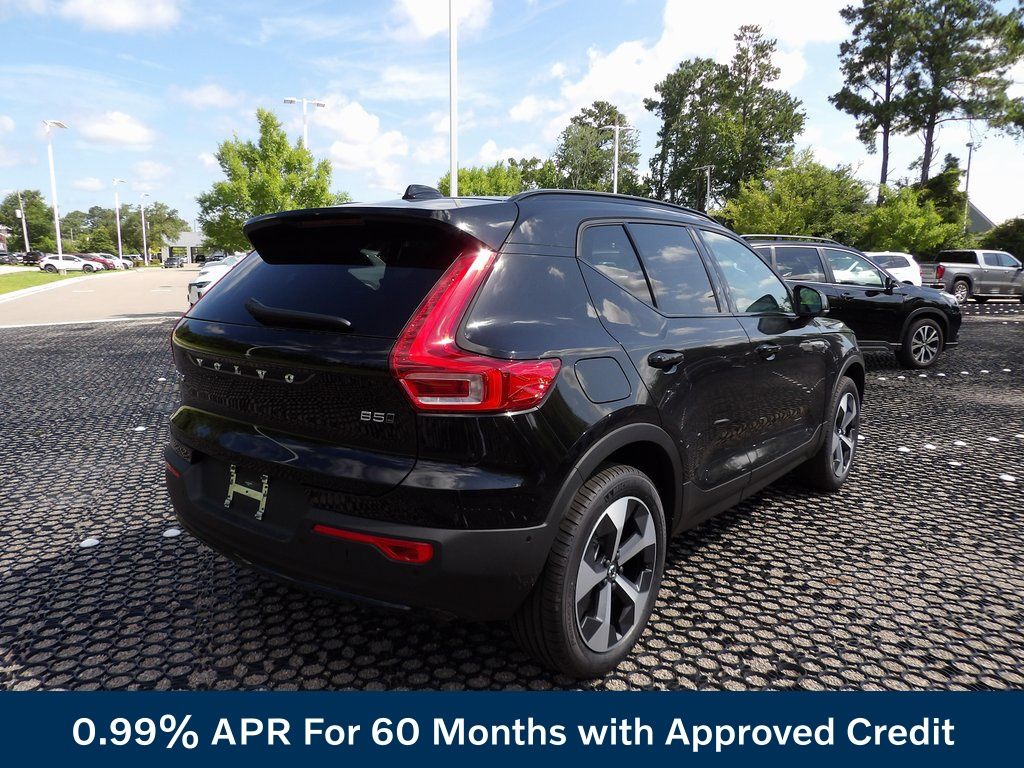 2026 Volvo XC40 Plus - Photo 6