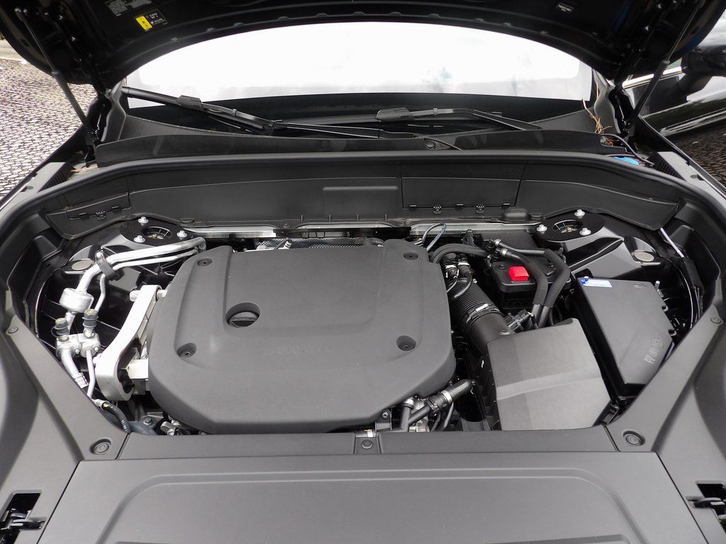 2026 Volvo XC90 Plus - Photo 26