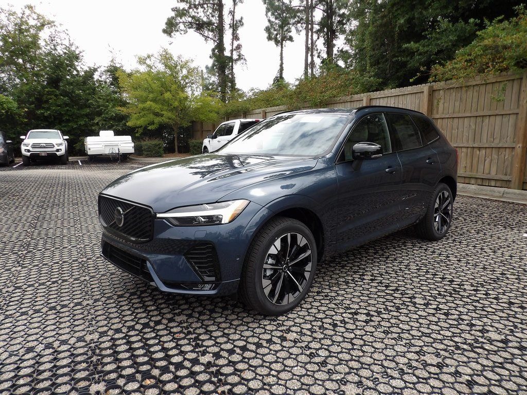 New 2026 Volvo XC60 B5 Plus SUV