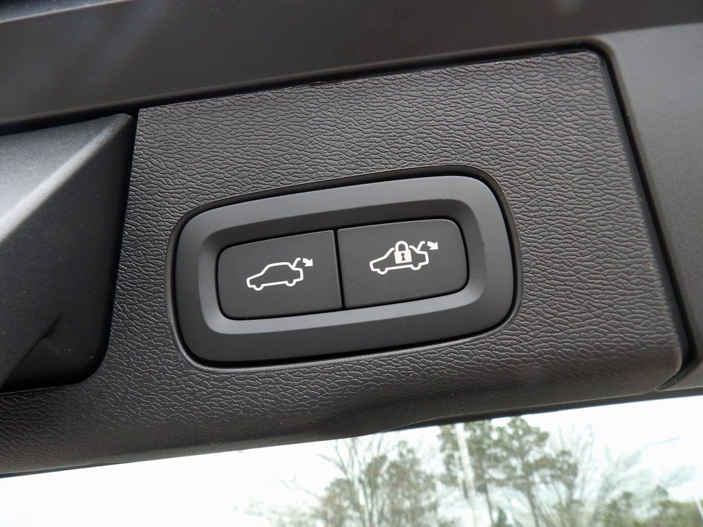 2025 Volvo XC60 Core - Photo 14