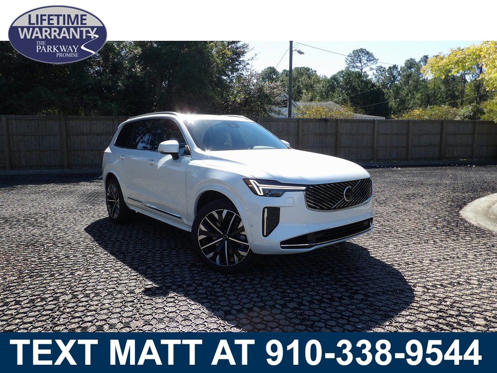 2026 Volvo XC90 Plus's photo