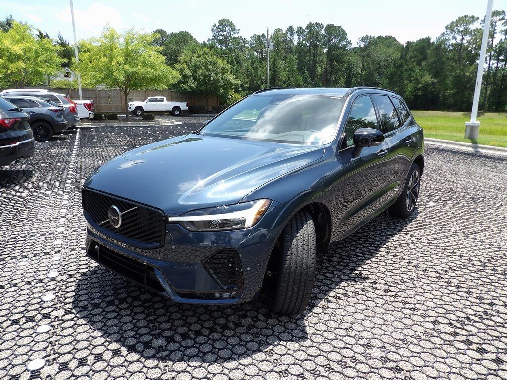 New 2026 Volvo XC60 B5 Plus SUV