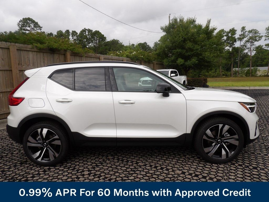 New 2026 Volvo XC40 B5 Plus SUV