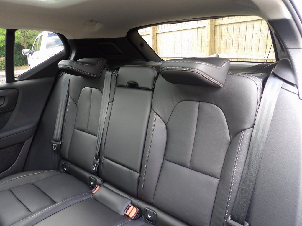2026 Volvo XC40 Plus - Photo 20