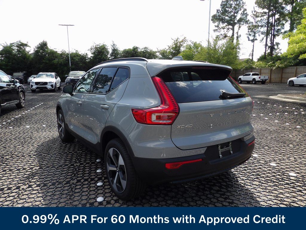 2026 Volvo XC40 Plus - Photo 8