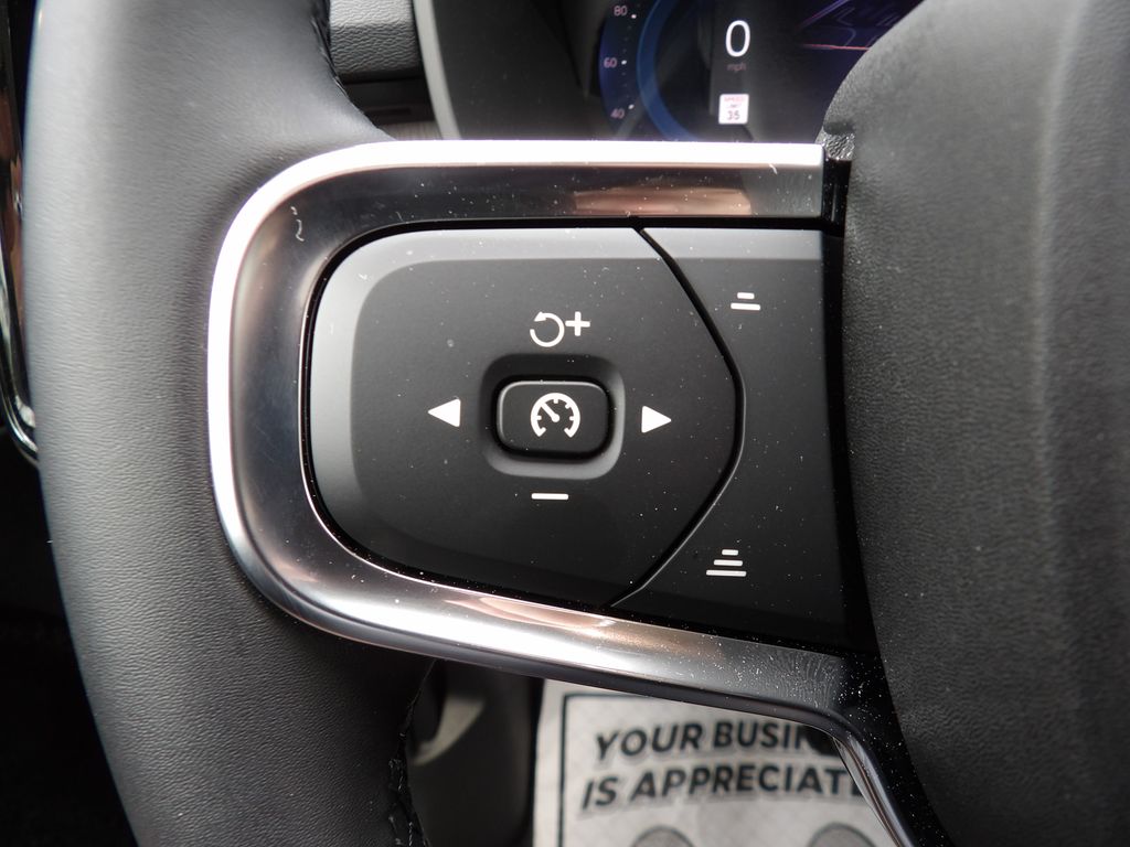 2025 Volvo XC40 Ultra - Photo 17