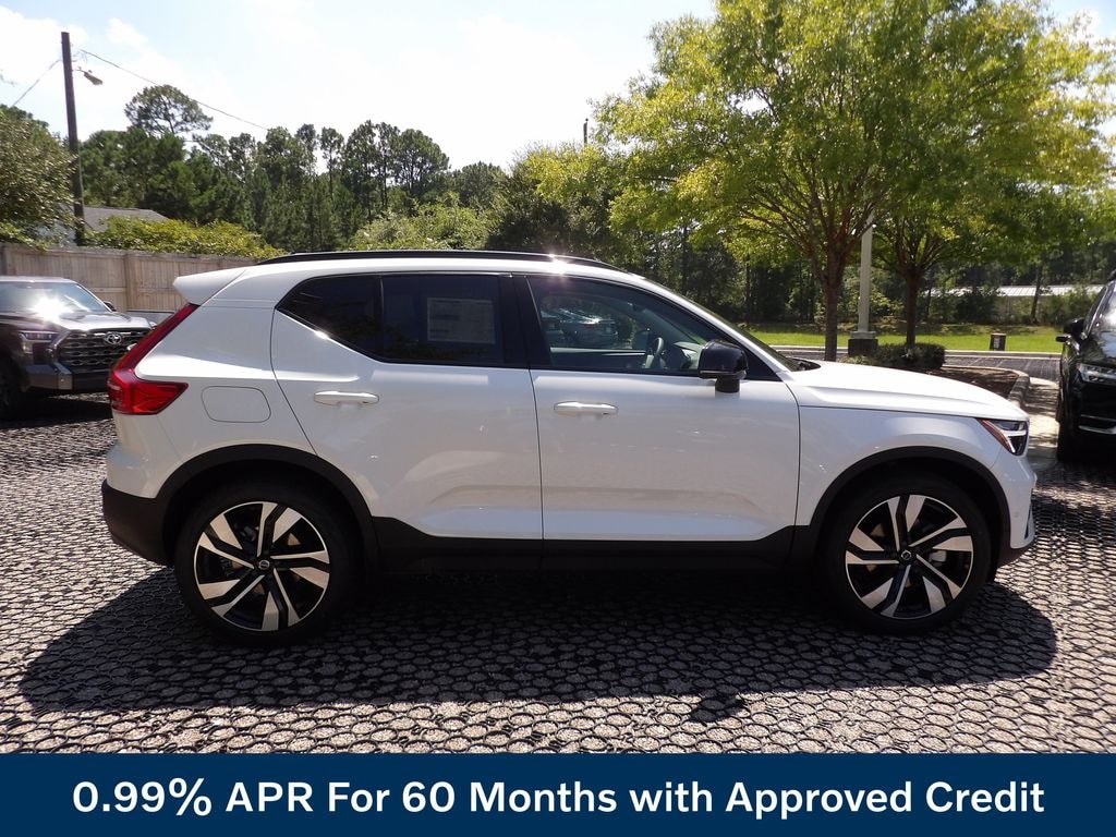 New 2026 Volvo XC40 B5 Plus SUV