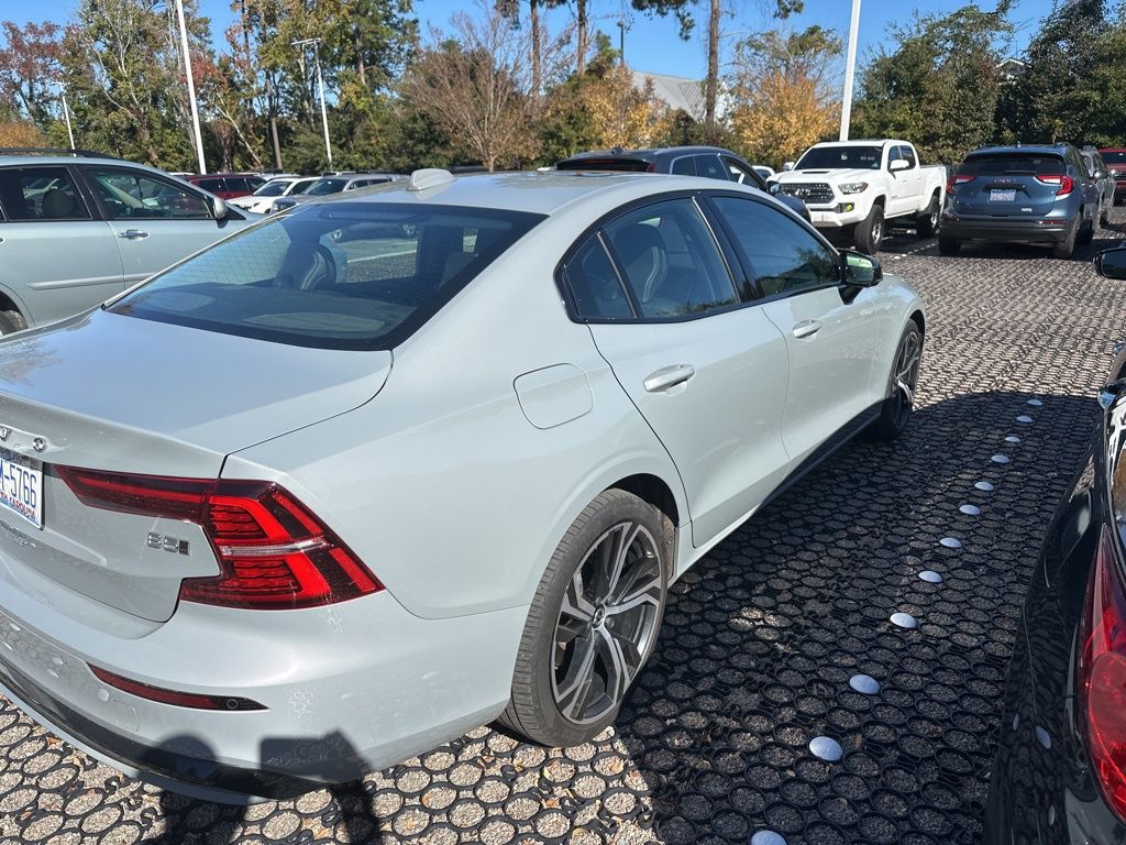 2024 Volvo S60 B5 Core photo 3
