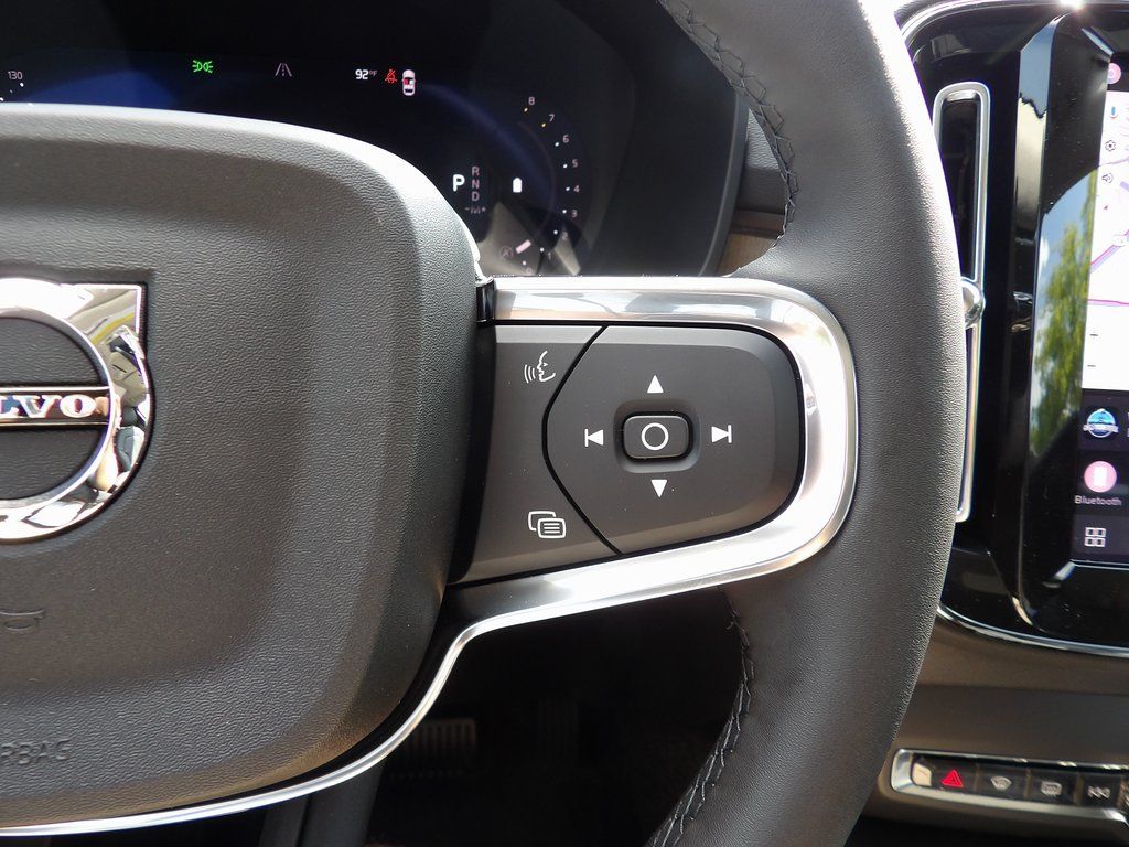 2026 Volvo XC40 Plus - Photo 16