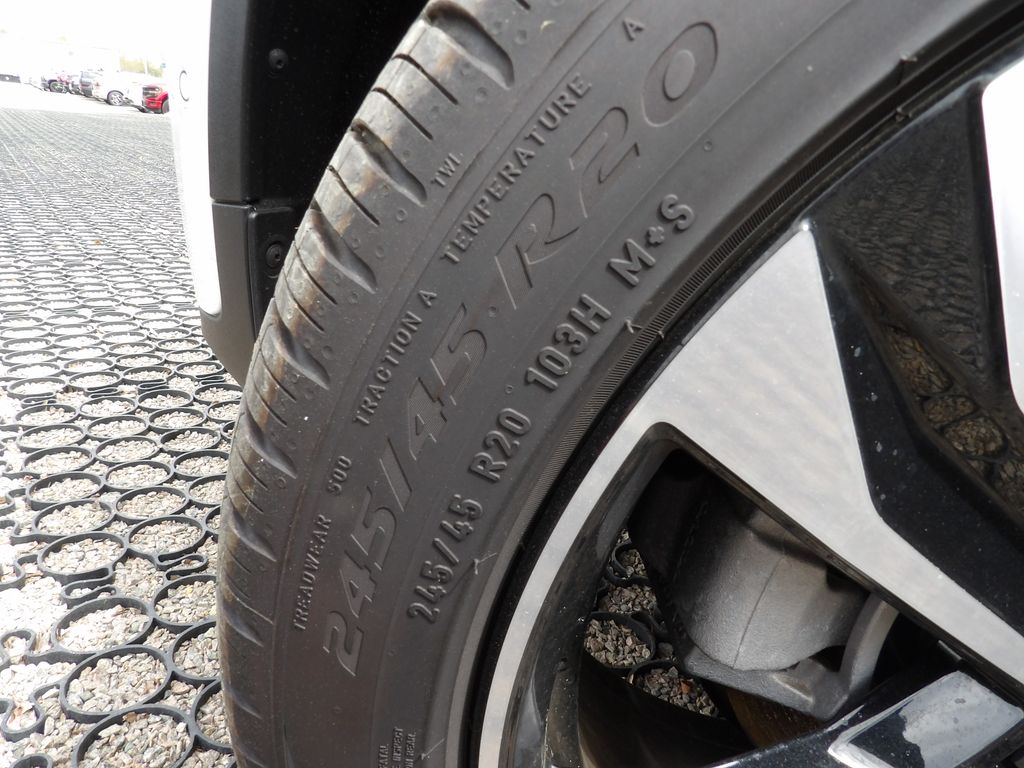 2025 Volvo XC40 Ultra - Photo 28