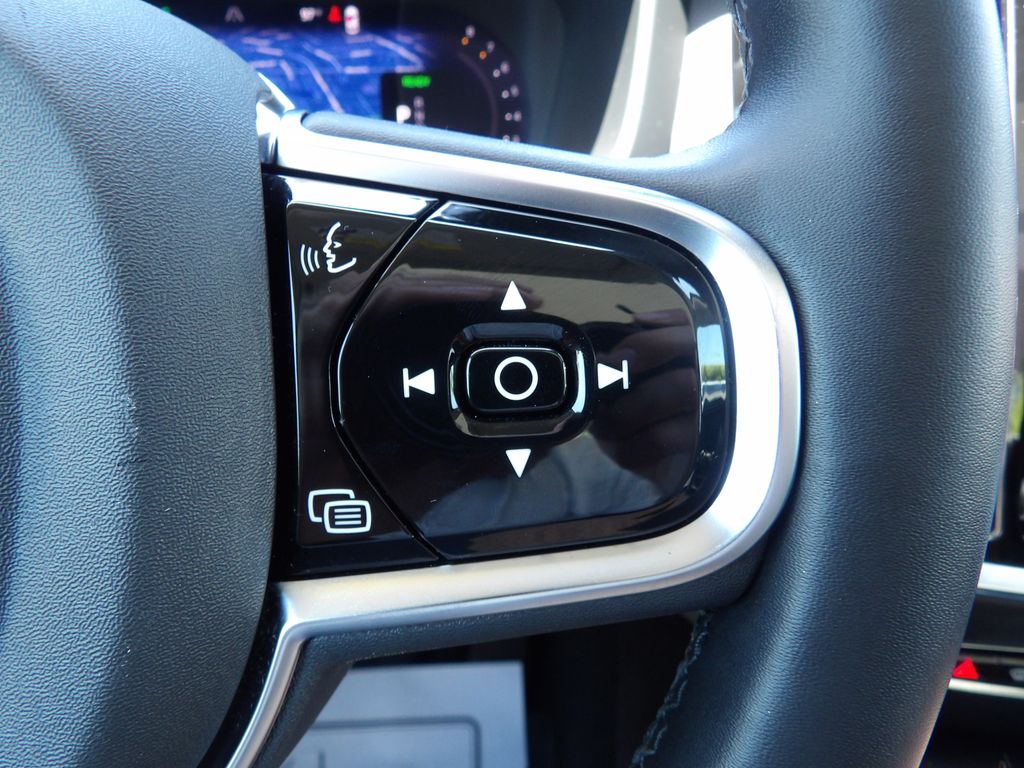 2025 Volvo S60 Plus - Photo 20