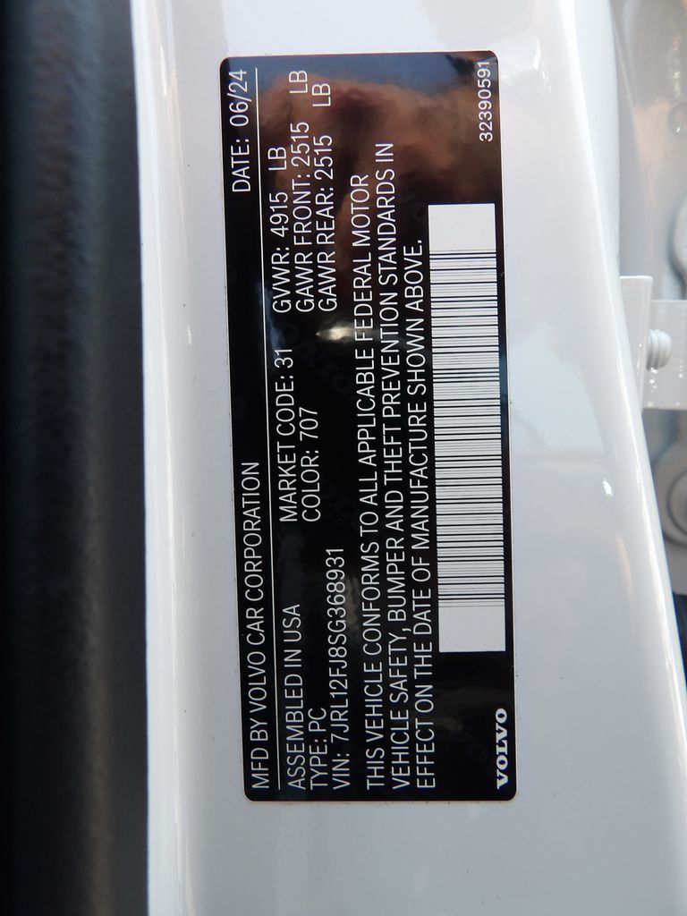 2025 Volvo S60 Core - Photo 30