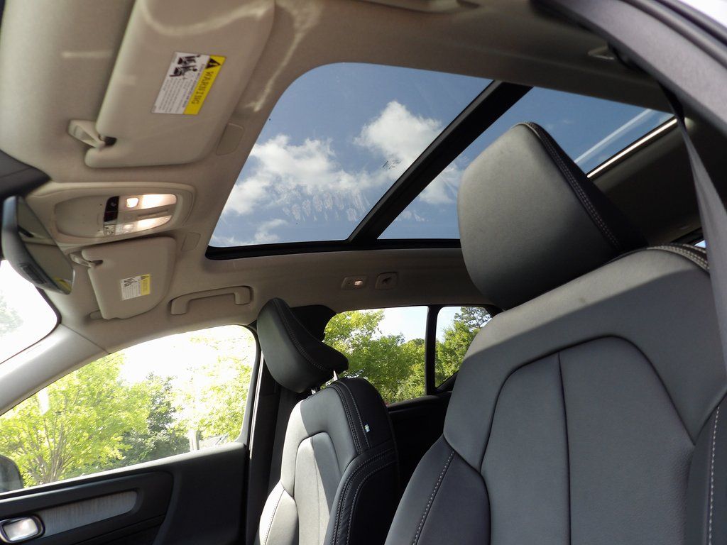 2026 Volvo XC40 Plus - Photo 21