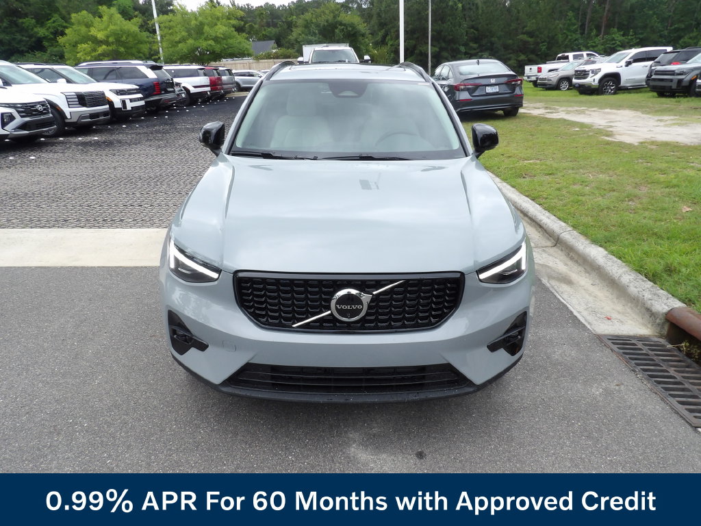 New 2026 Volvo XC40 B5 Plus SUV