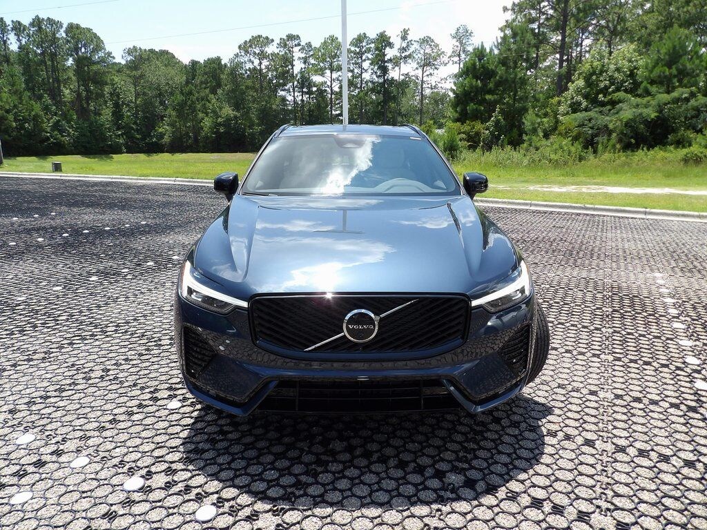 New 2026 Volvo XC60 B5 Plus SUV