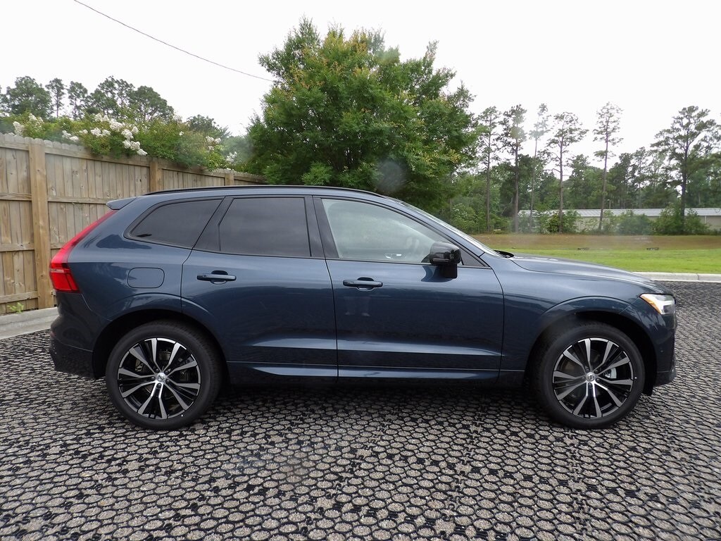 2025 Volvo XC60 B5 Plus photo 4