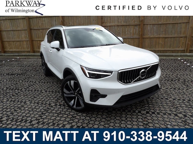 2025 Volvo XC40 B5 Plus Bright Theme SUV