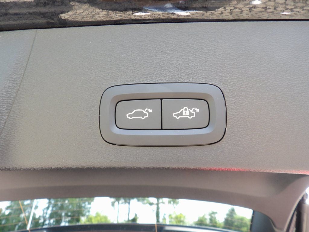 2026 Volvo XC40 Plus - Photo 24