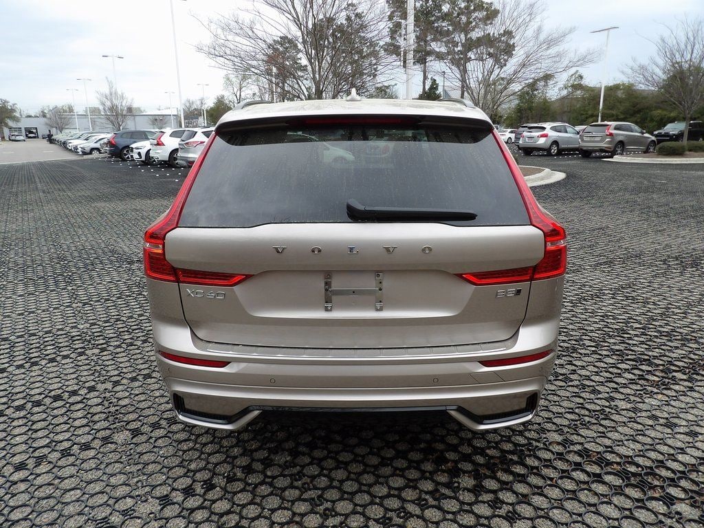 2025 Volvo XC60 Core - Photo 6