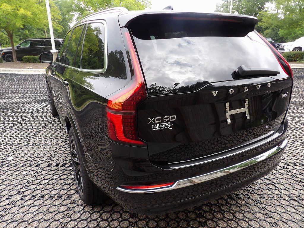 2026 Volvo XC90 Plus - Photo 8