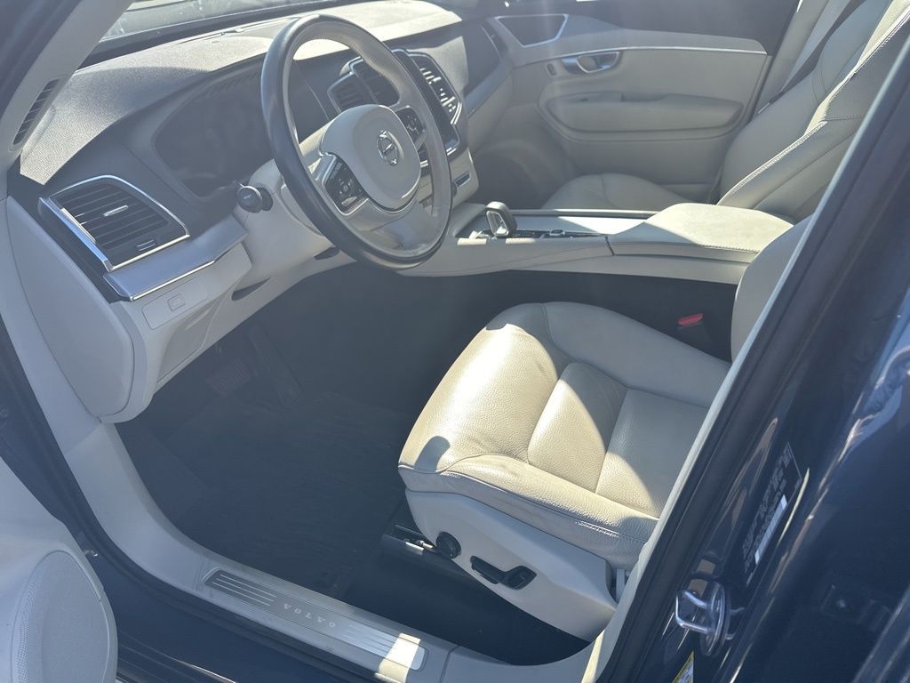 2024 Volvo XC90 B5 Core photo 4