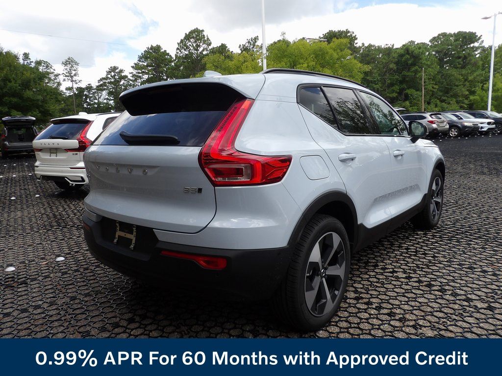 2026 Volvo XC40 Plus - Photo 6