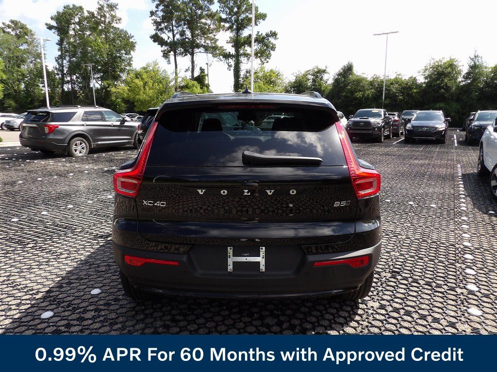 2026 Volvo XC40 Plus - Photo 7