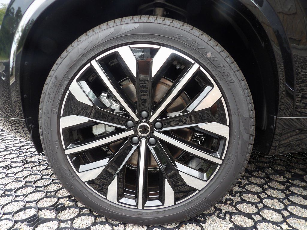 2026 Volvo XC90 Plus - Photo 27