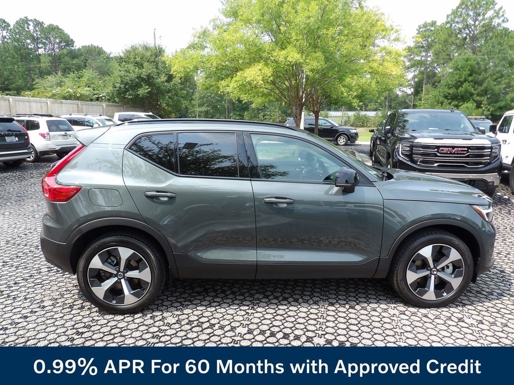 New 2026 Volvo XC40 B5 Plus SUV