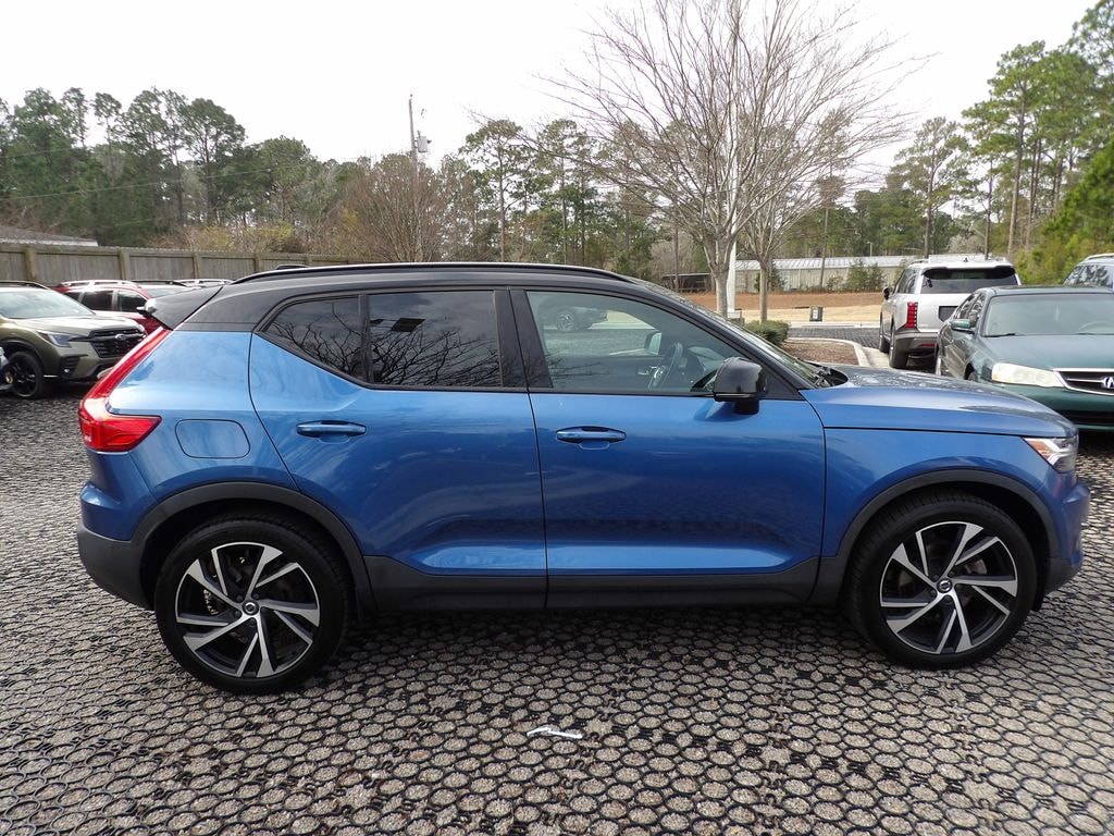 Used 2021 Volvo XC40 R-Design SUV