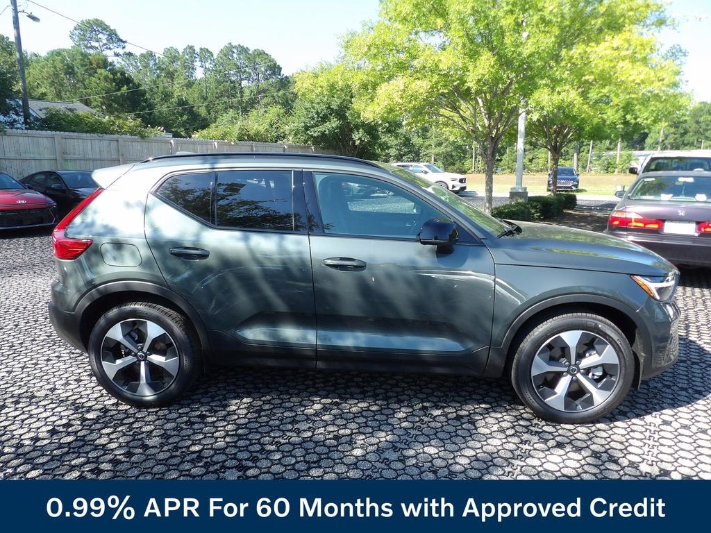 New 2026 Volvo XC40 B5 Plus SUV