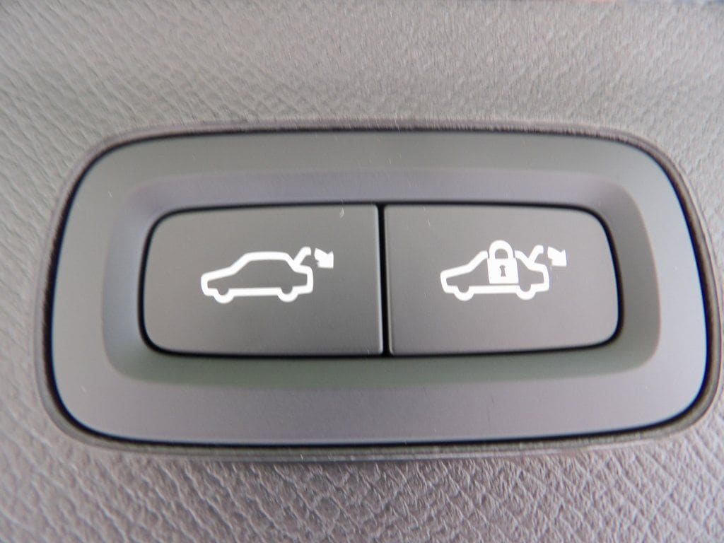 2026 Volvo XC90 Plus - Photo 25