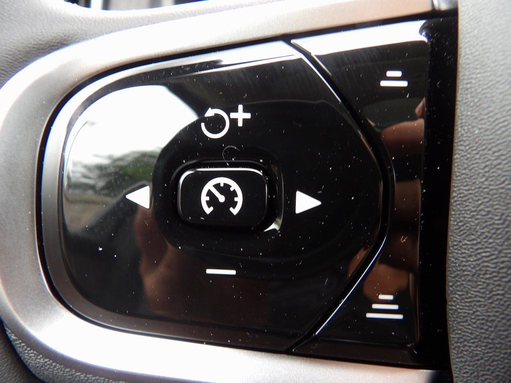 2026 Volvo XC90 Plus - Photo 17