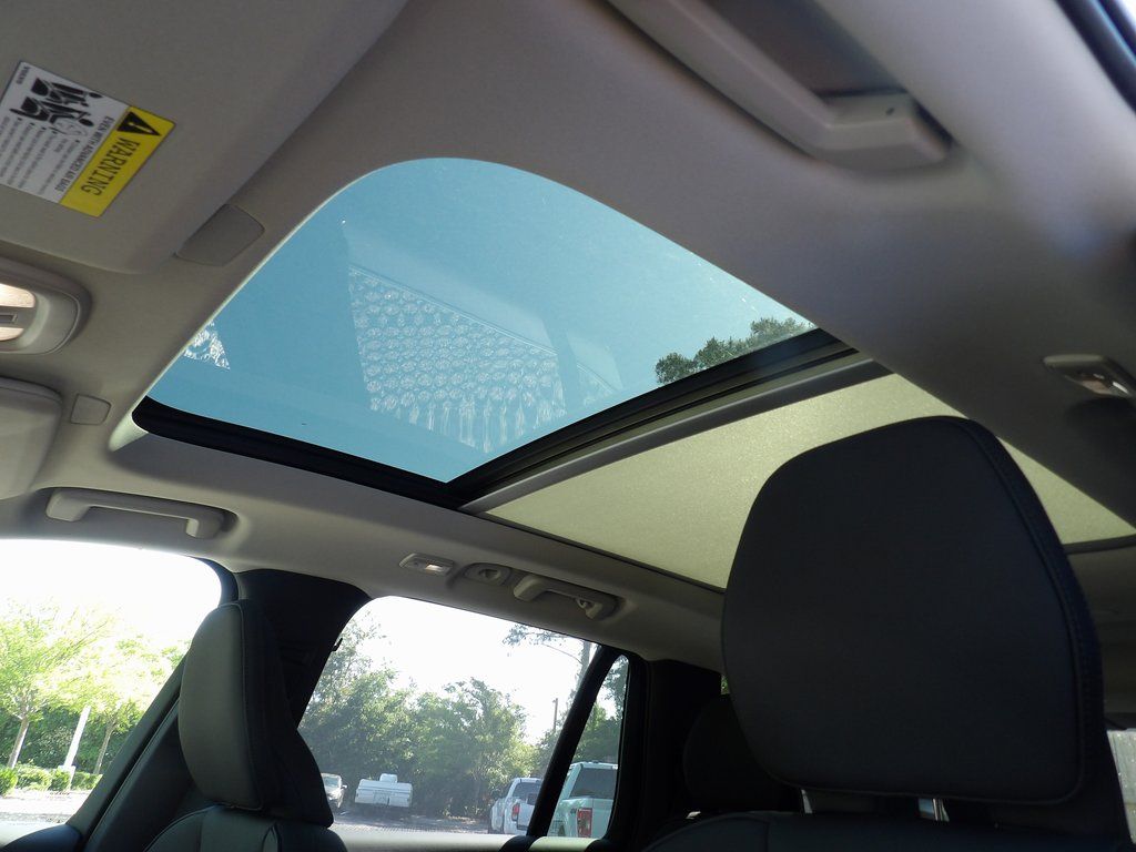 2025 Volvo XC90 Plus - Photo 12