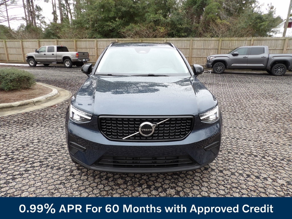 New 2026 Volvo XC40 B5 Core SUV