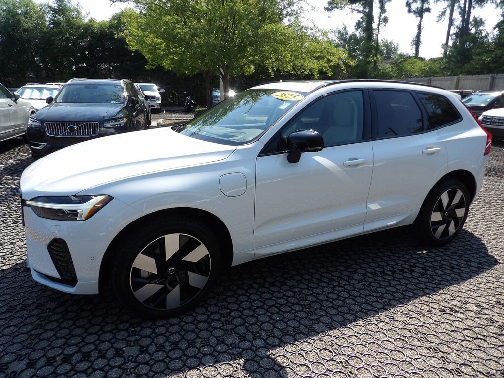 Certified 2025 Volvo XC60 Plug-In Hybrid T8 Ultra SUV