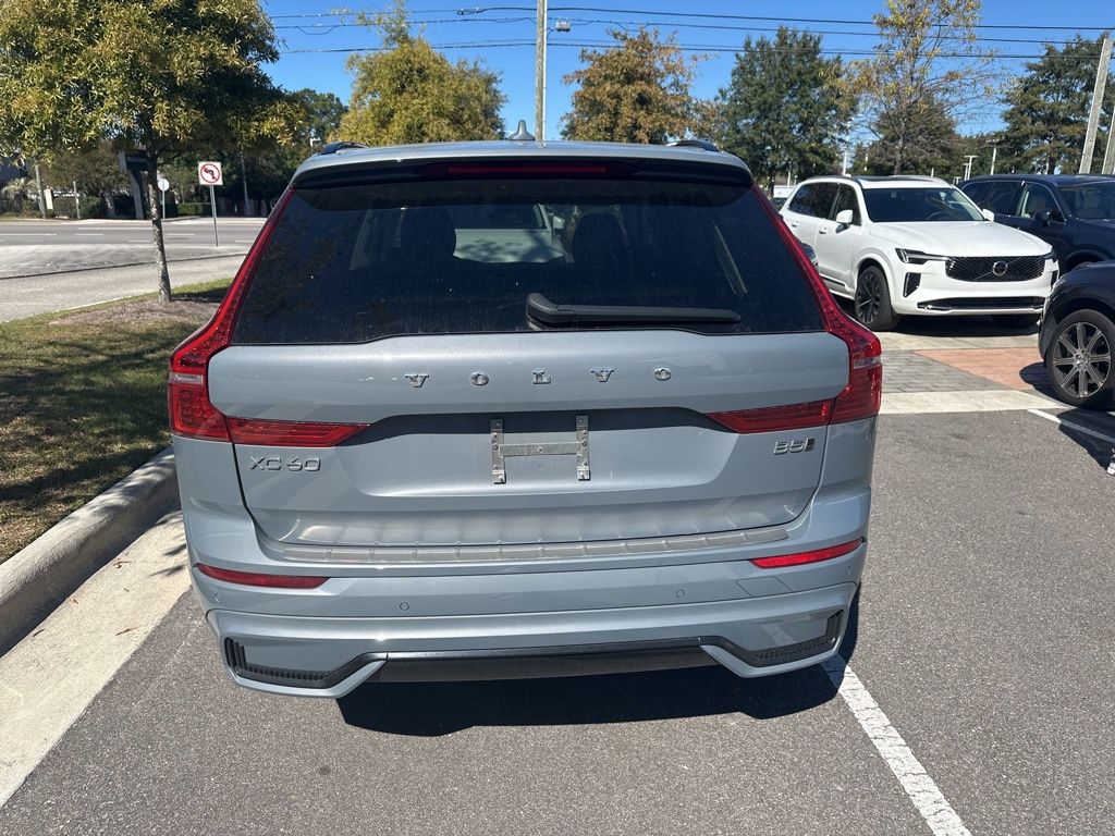 2024 Volvo XC60 B5 Plus photo 4