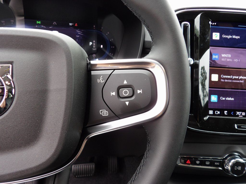 2025 Volvo XC40 Core - Photo 18