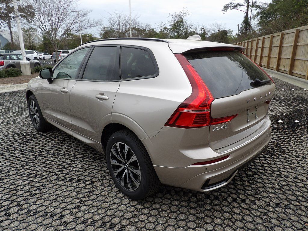2025 Volvo XC60 Core - Photo 7