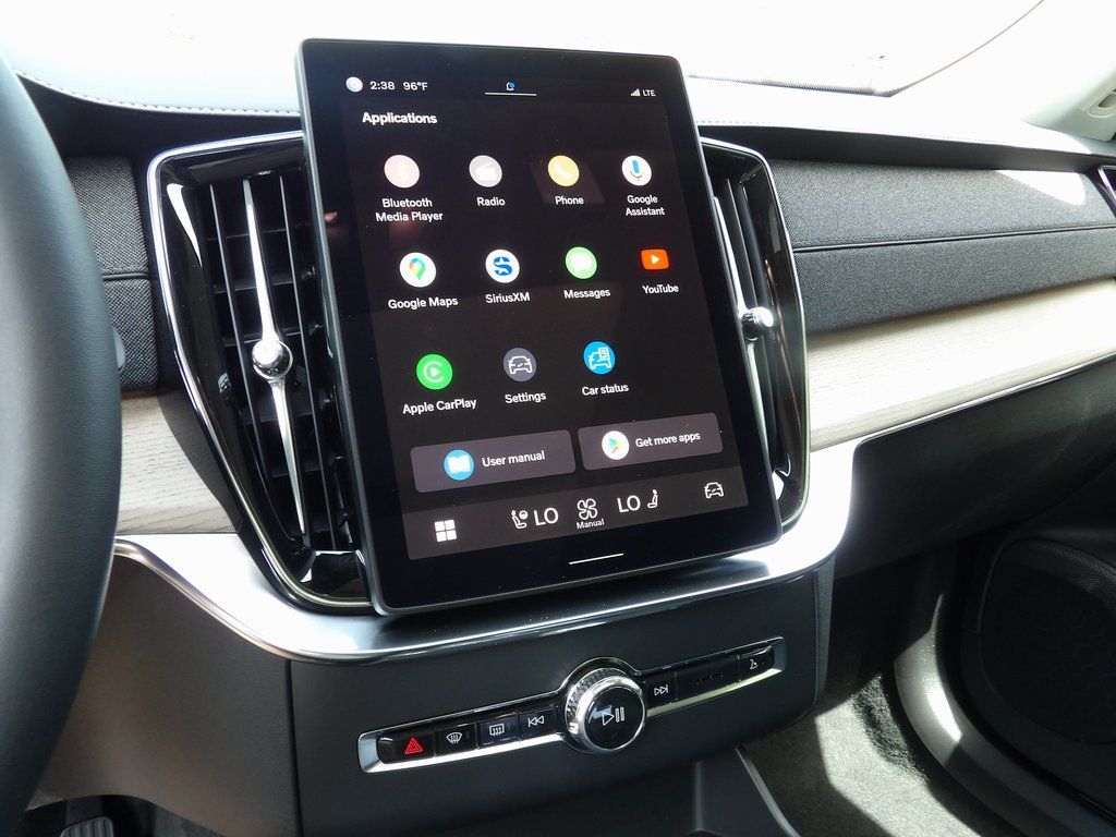 2025 Volvo XC90 Plus - Photo 27