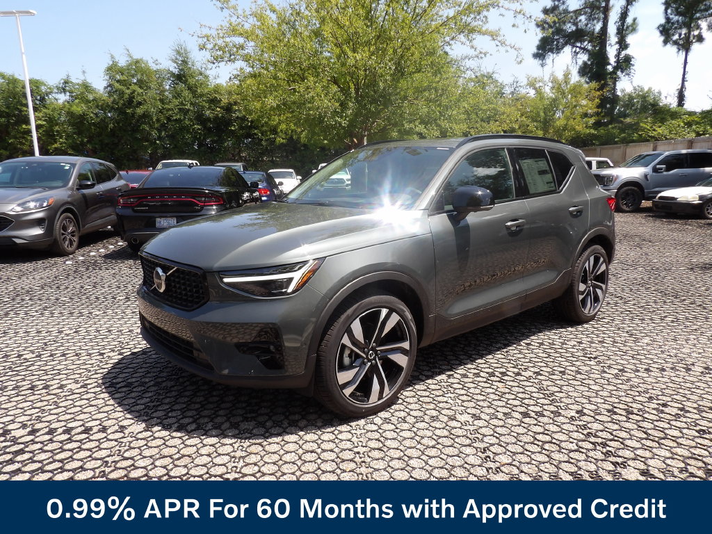 New 2026 Volvo XC40 B5 Plus SUV
