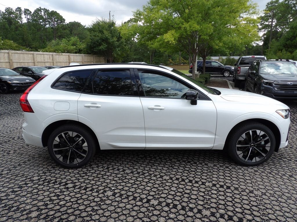 New 2026 Volvo XC60 plug-in hybrid T8 Plus SUV