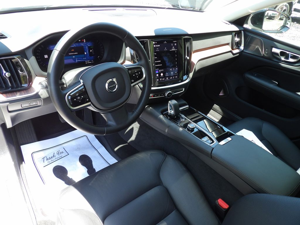 2025 Volvo S60 Plus - Photo 9