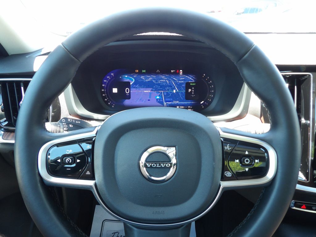 2025 Volvo S60 Plus - Photo 18