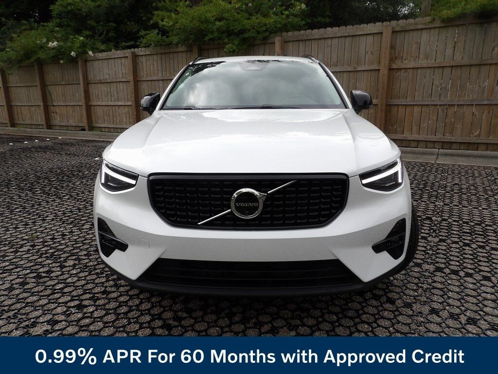New 2026 Volvo XC40 B5 Plus SUV
