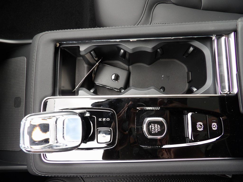 2026 Volvo XC90 Plus - Photo 20