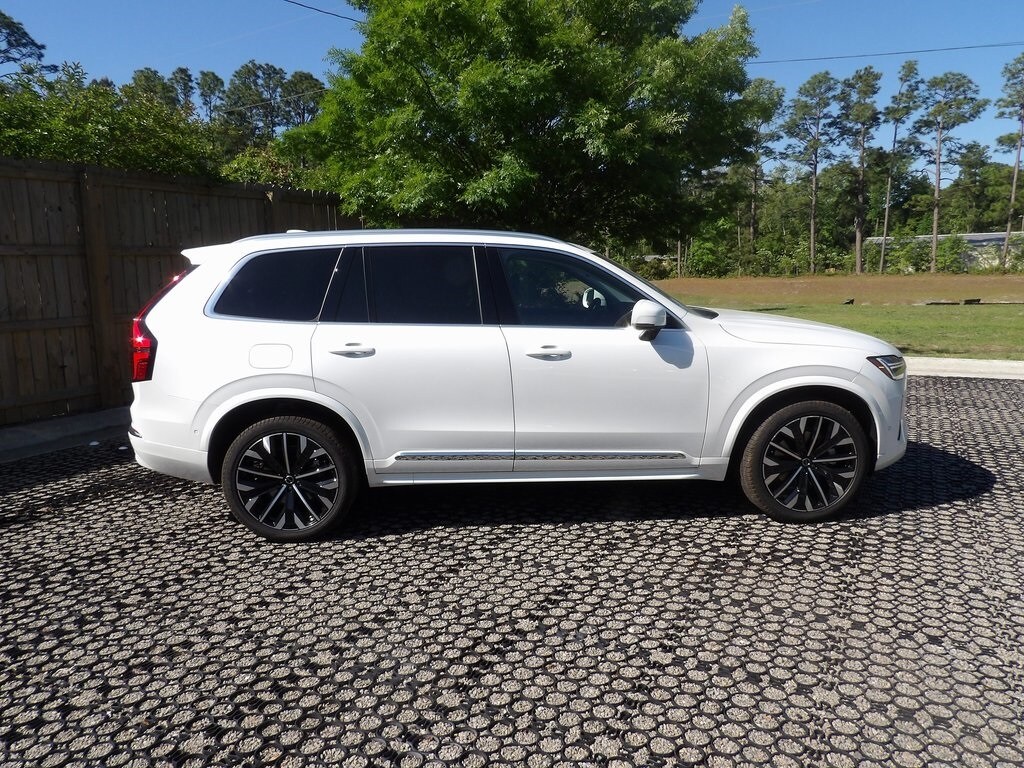 2025 Volvo XC90 Plus photo 4