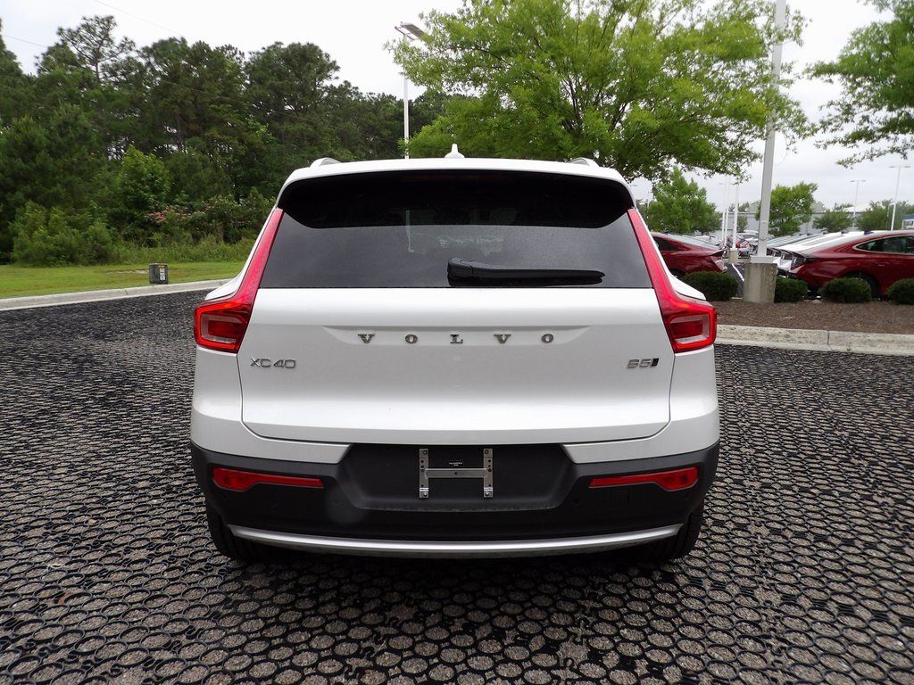 2025 Volvo XC40 Core - Photo 7