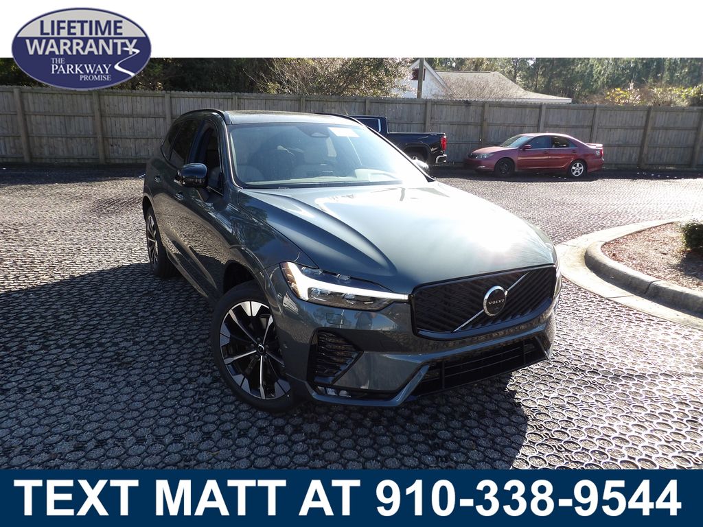 2026 Volvo XC60 Plus's photo