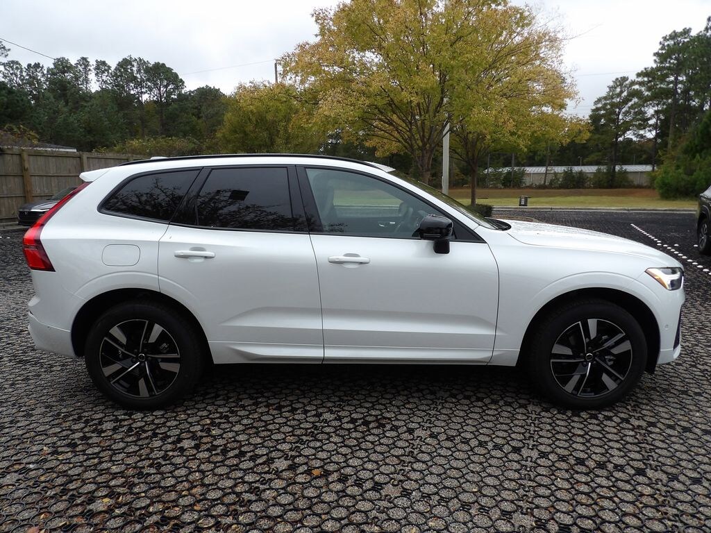 New 2026 Volvo XC60 B5 Plus SUV